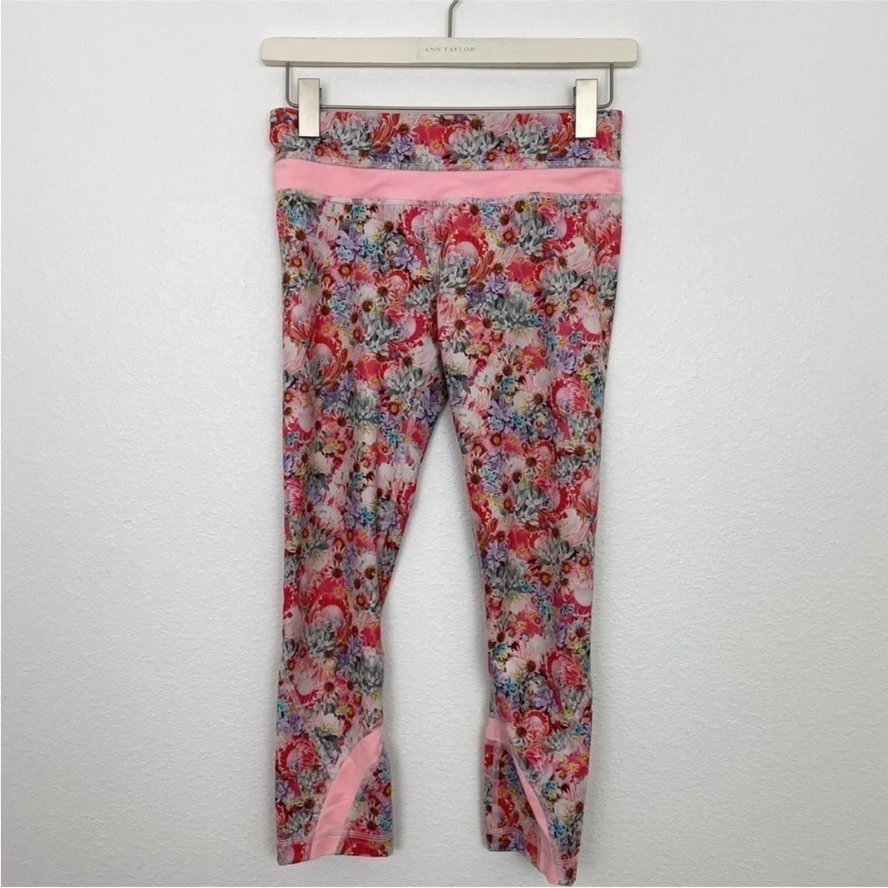 Lululemon Run Inspire Crop II Flowabunga mini Multi Bleached Coral Size 4
